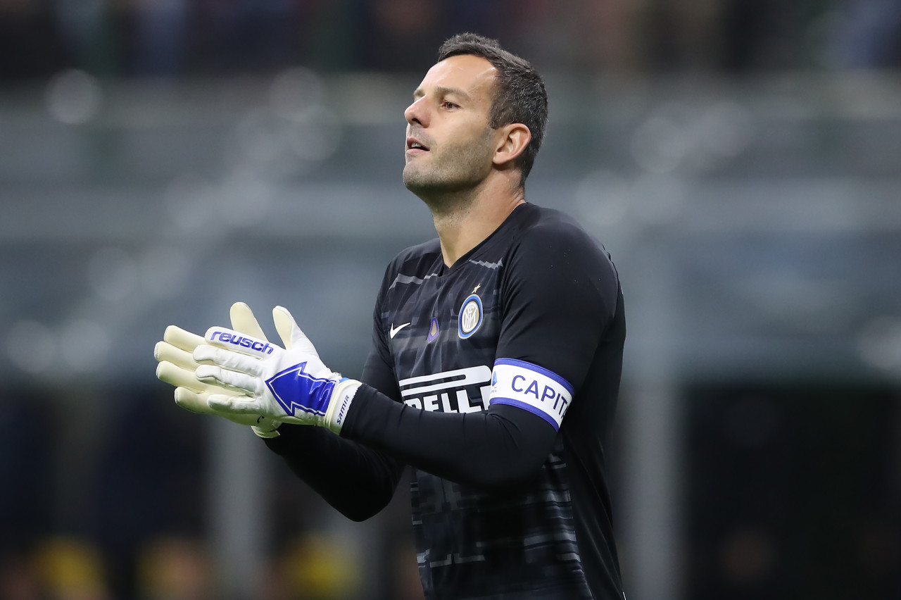 罗体：邓弗里斯、达米安等5名球员今日在国米基地进行康复