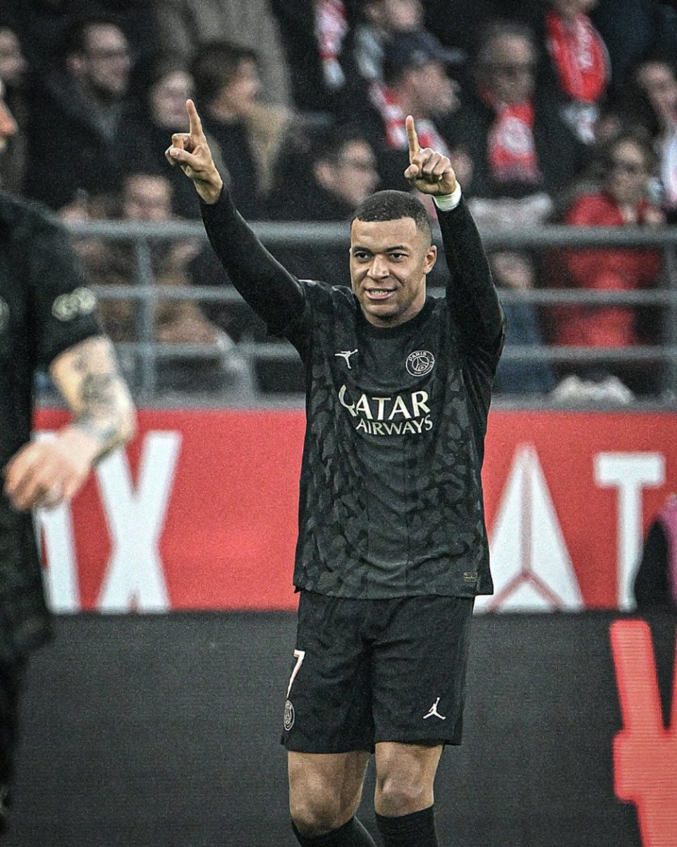 全欧哄抢！记者：利物浦切尔西曼城热刺关注19岁前锋迪奥曼德，标价一亿（记者：欧洲豪门围抢！利物浦、切尔西、曼城与热刺盯上19岁锋线新星迪奥曼德，标价达一亿）