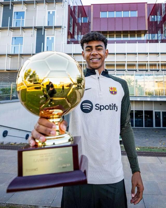 鲍威尔谈输球：背靠背不是借口 我们还有一些小细节需要打磨（鲍威尔谈失利：背靠背不能当借口，我们在细节上仍需打磨）