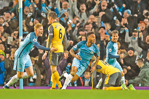 詹姆斯关键得分助湖人取胜