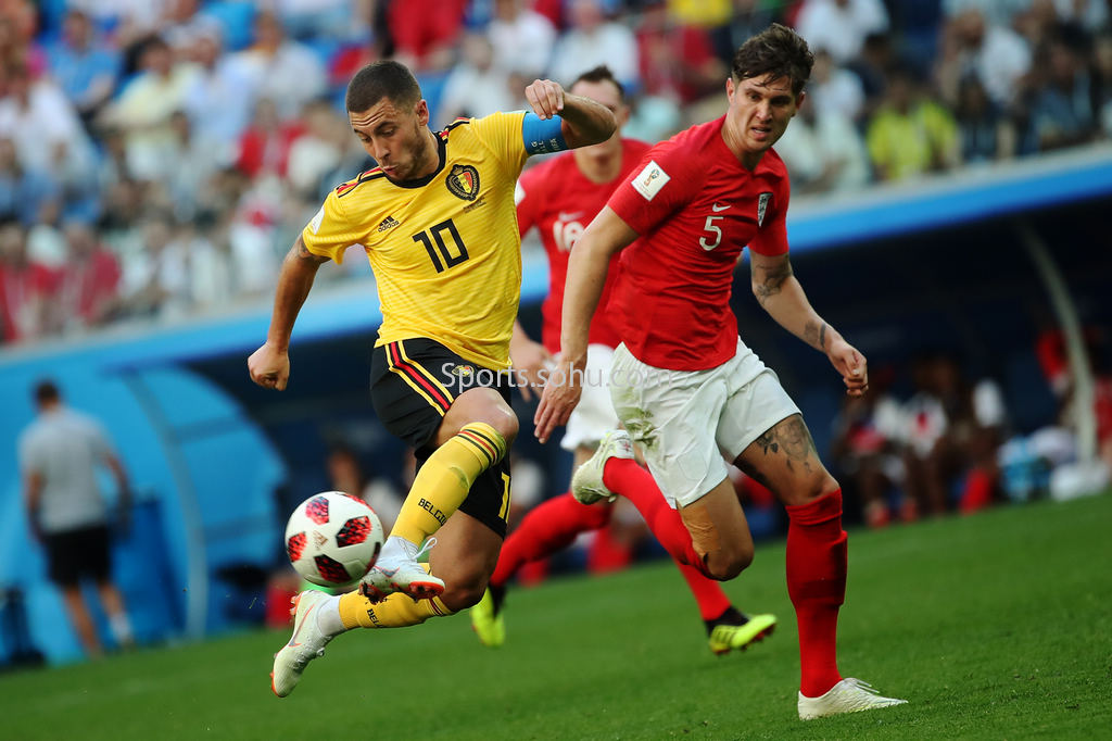 记者：维尼修斯续约谈判失败，皇马设定1.5亿欧初始转会费