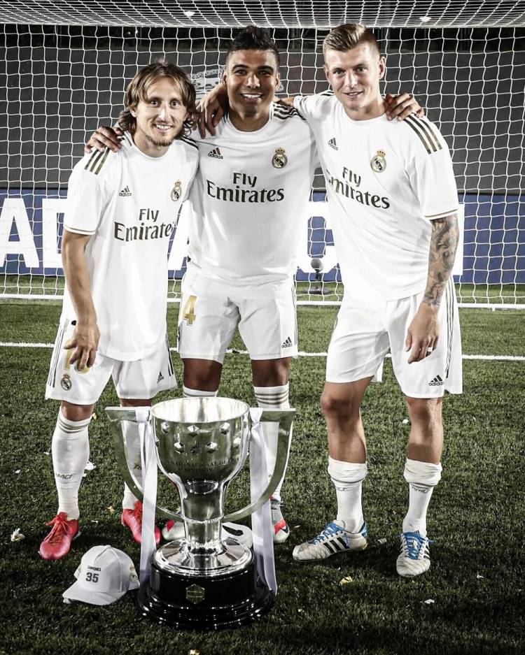 荷媒：阿贾克斯将与小克鲁伊夫会面，他是贾府新任总监候选人