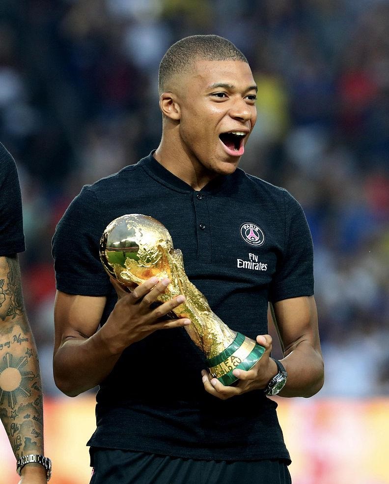 字母哥复出空砍30+15，库兹马20分，雄鹿不敌尼克斯