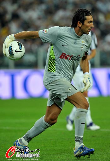 选择在伯纳乌领德国骑士十字勋章，克罗斯：皇马一直是我的家