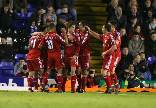 这大坏蛋！海港队庆祝夺冠时，蒋光太扒掉了古斯塔沃的裤子
