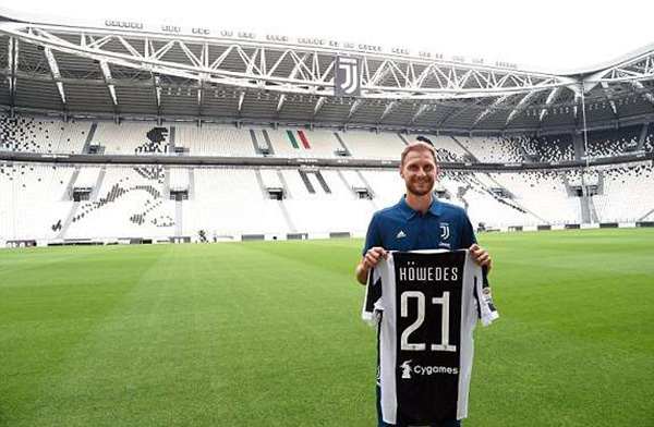 拜仁因球迷燃放烟火被罚，欧冠主场部分看台关闭