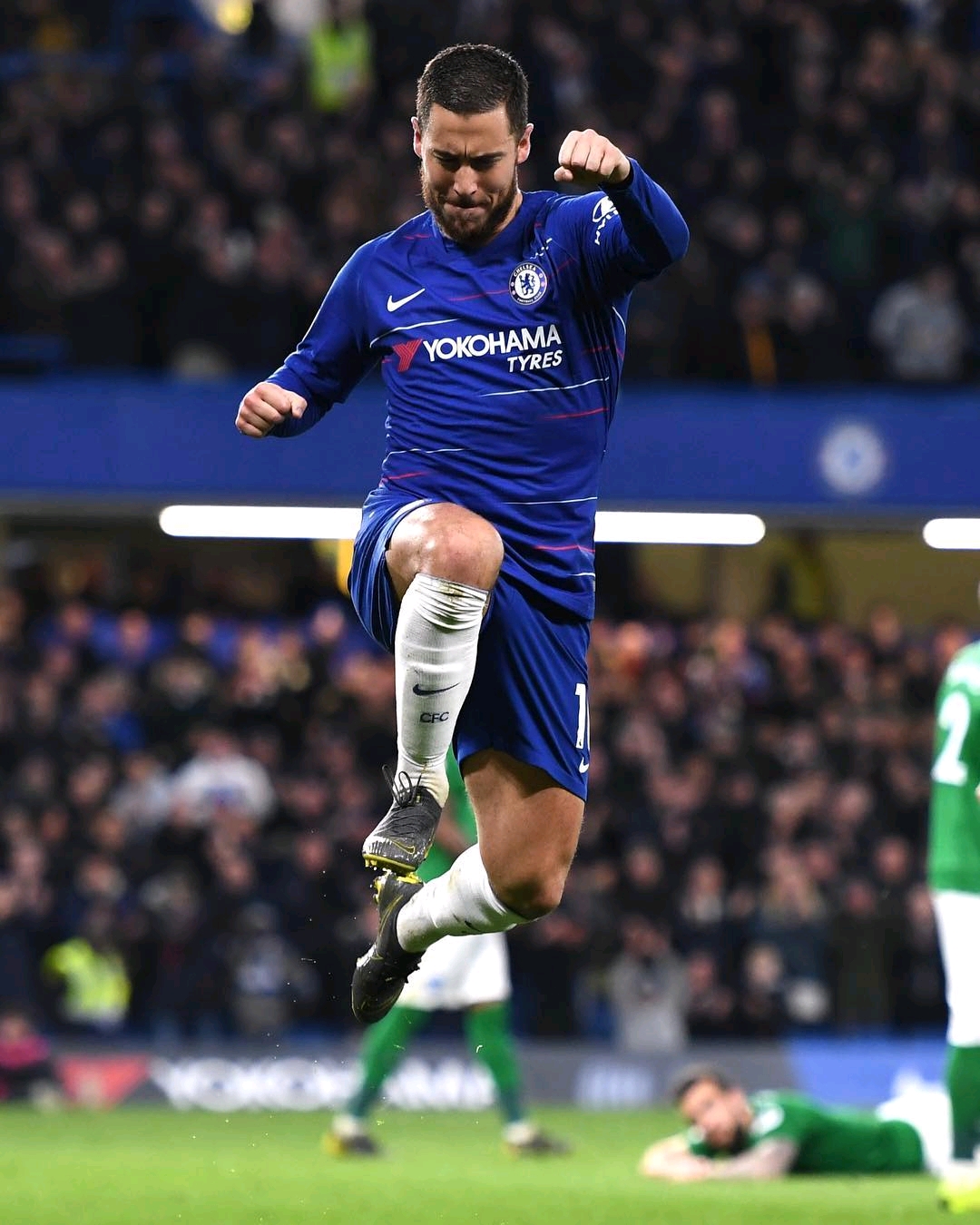 半场就把主力前锋全换下！奥斯梅恩梦碎，尼日利亚无缘世界杯（半场撤下全部主力前锋！奥斯梅恩梦断，尼日利亚无缘世界杯）