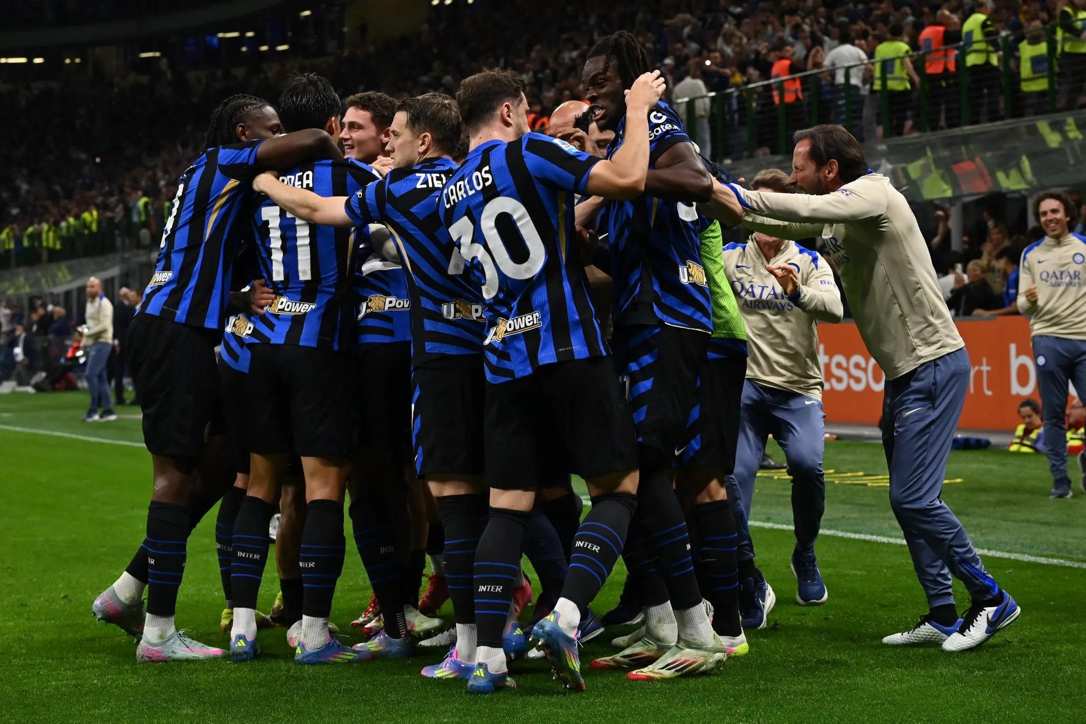 谁能接班？TA：巴萨目标签新前锋接替莱万，小蜘蛛、凯恩等人在列（TA：巴萨物色莱万接班人，阿尔瓦雷斯、凯恩等前锋进入候选名单）